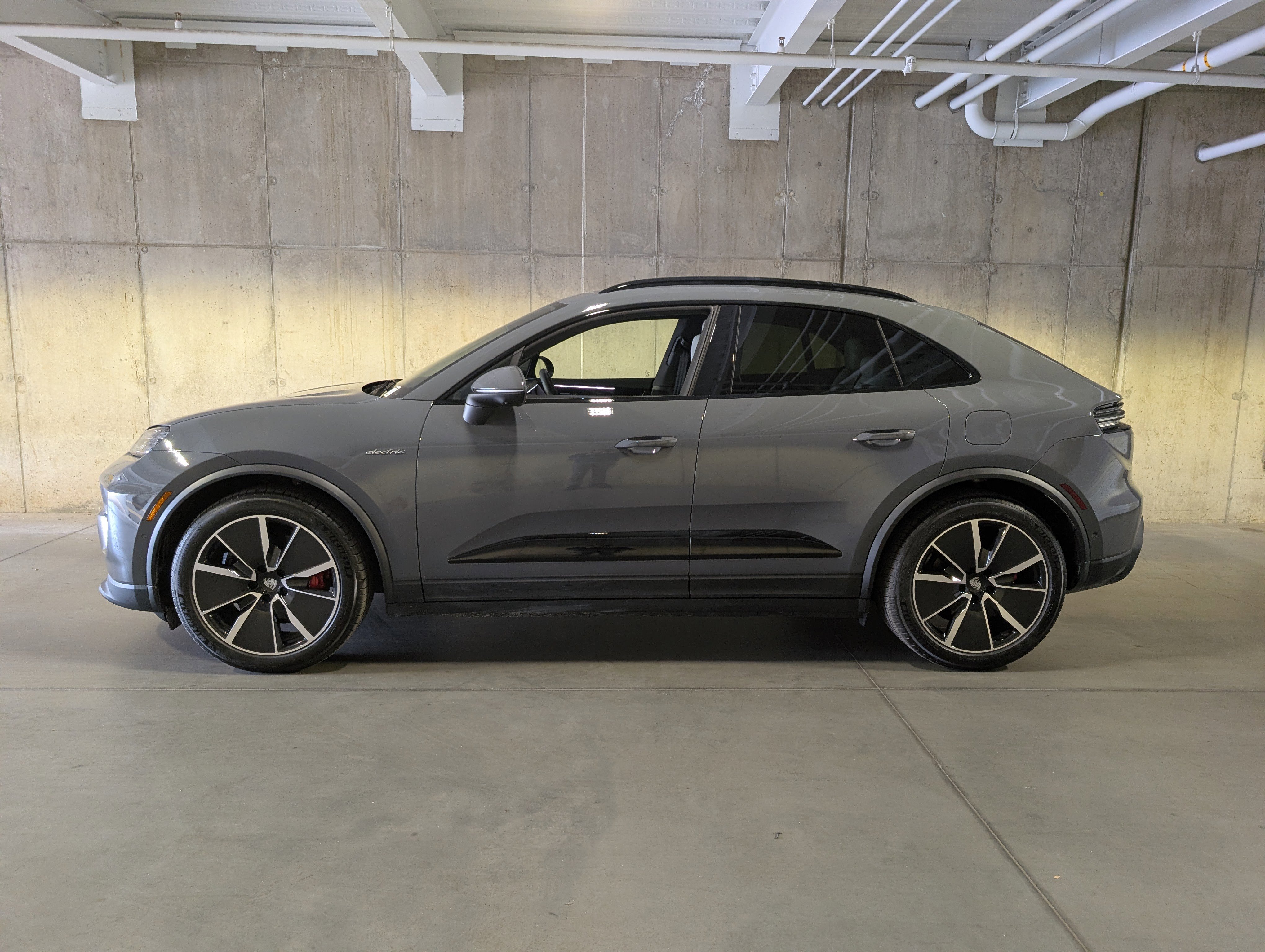 New 2026 Porsche Macan 4S Electric image 2