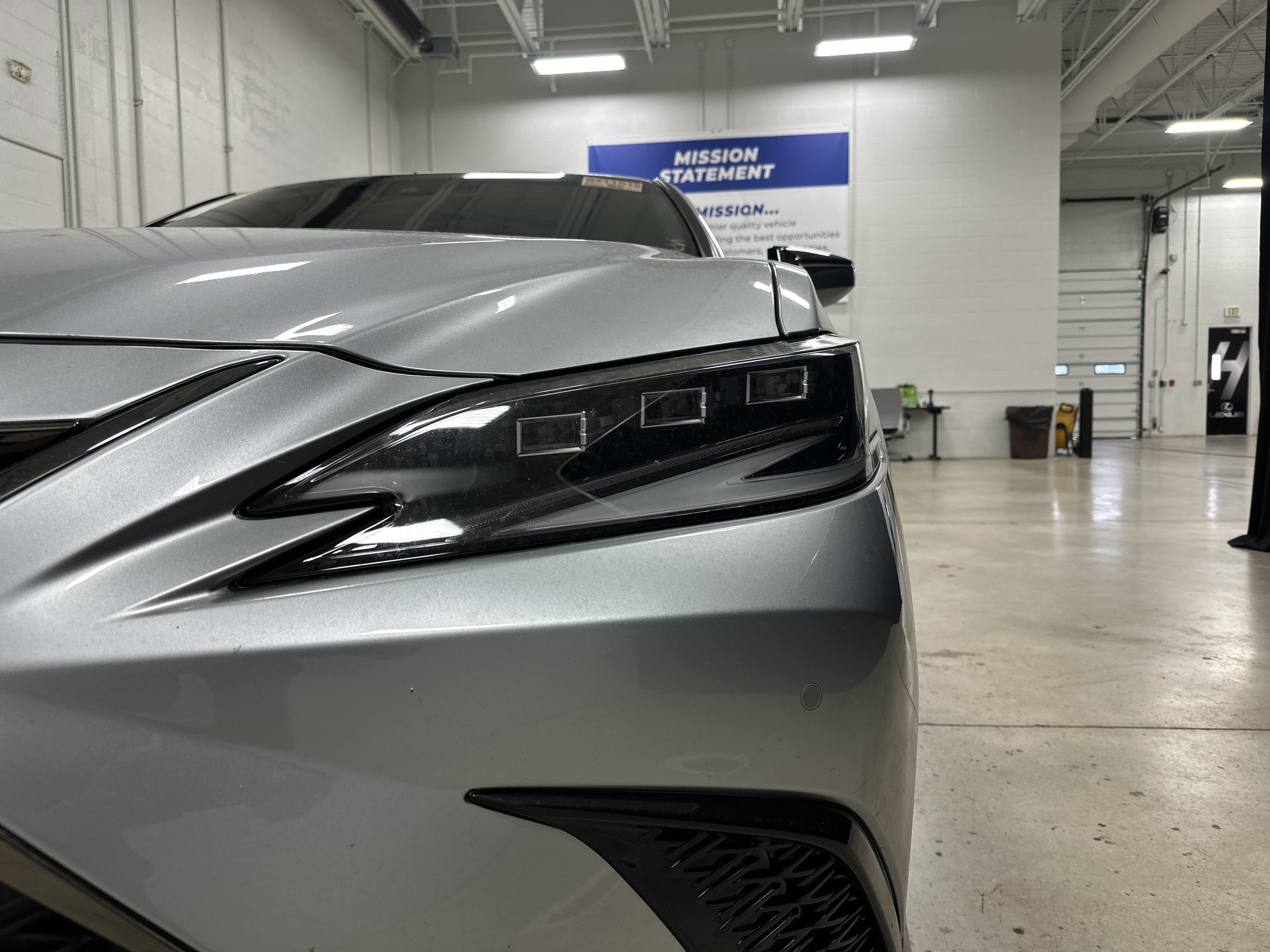 Used 2023 Lexus ES 350 F Sport FWD image 6