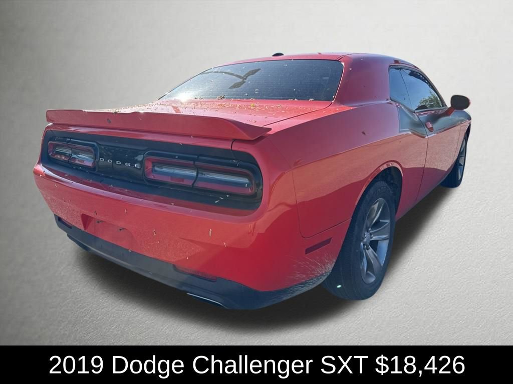 Used 2019 Dodge Challenger SXT RWD image 3