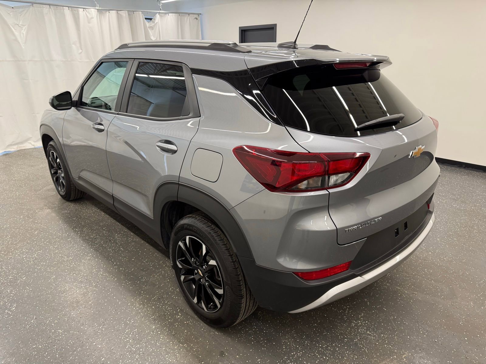 Used 2023 Chevrolet TrailBlazer LT image 3