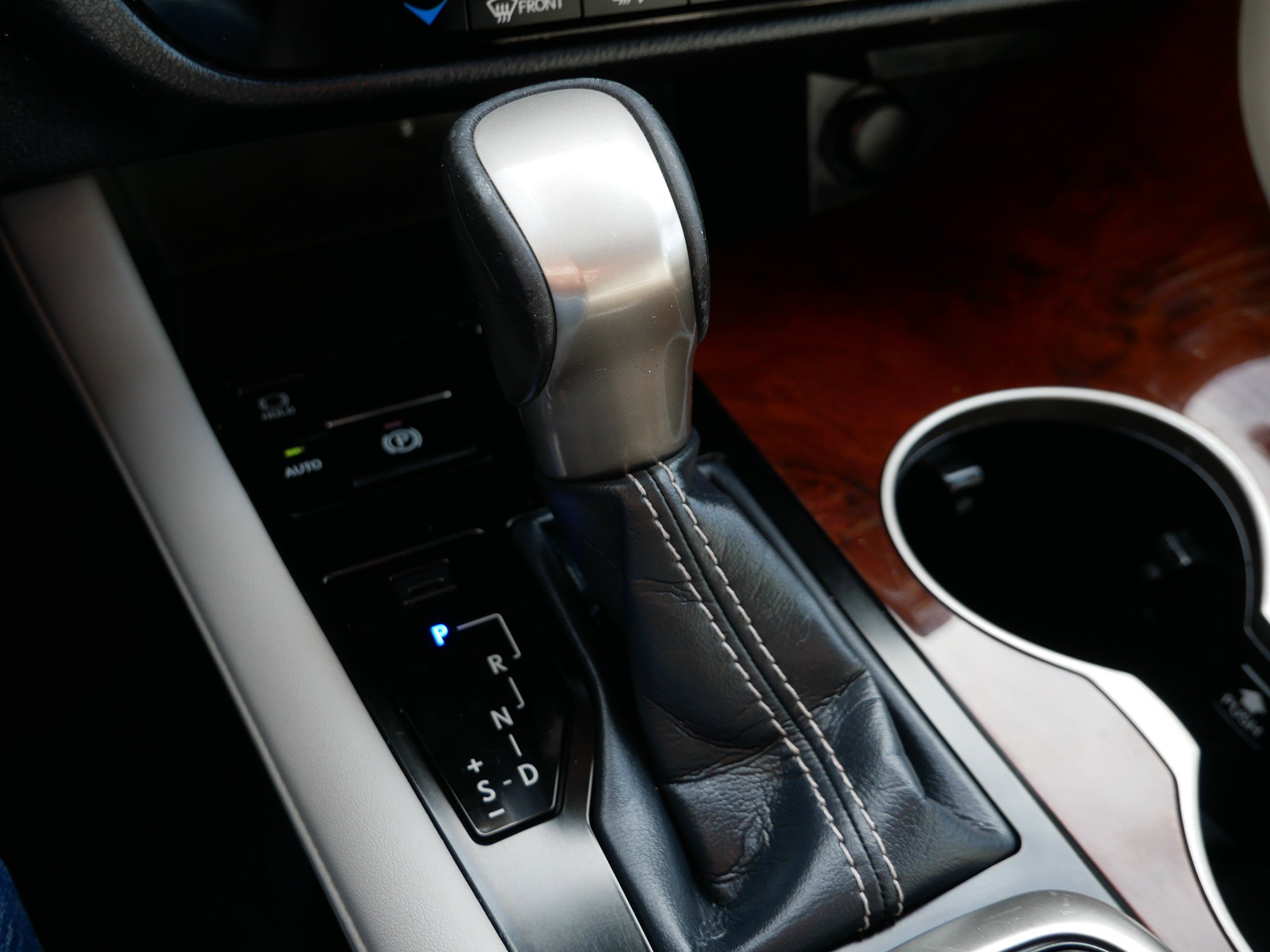 Used 2018 Lexus RX 350L Premium w/ Premium Package image 15