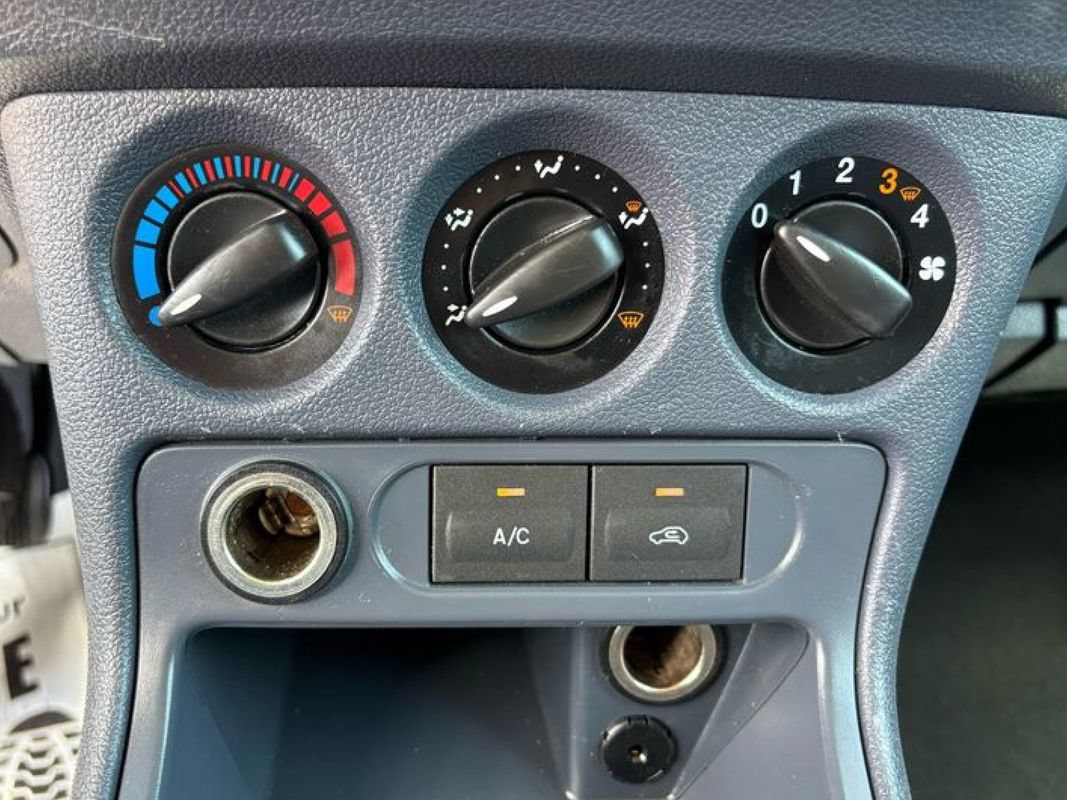 Used 2012 Ford Transit Connect XL FWD image 19