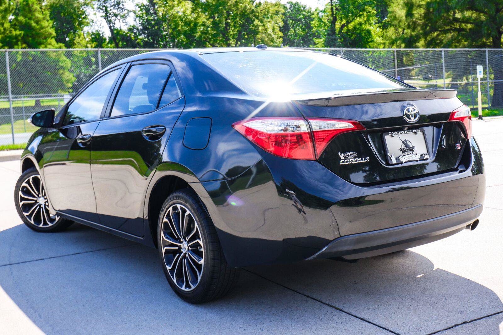 Used 2015 Toyota Corolla S Premium FWD image 15