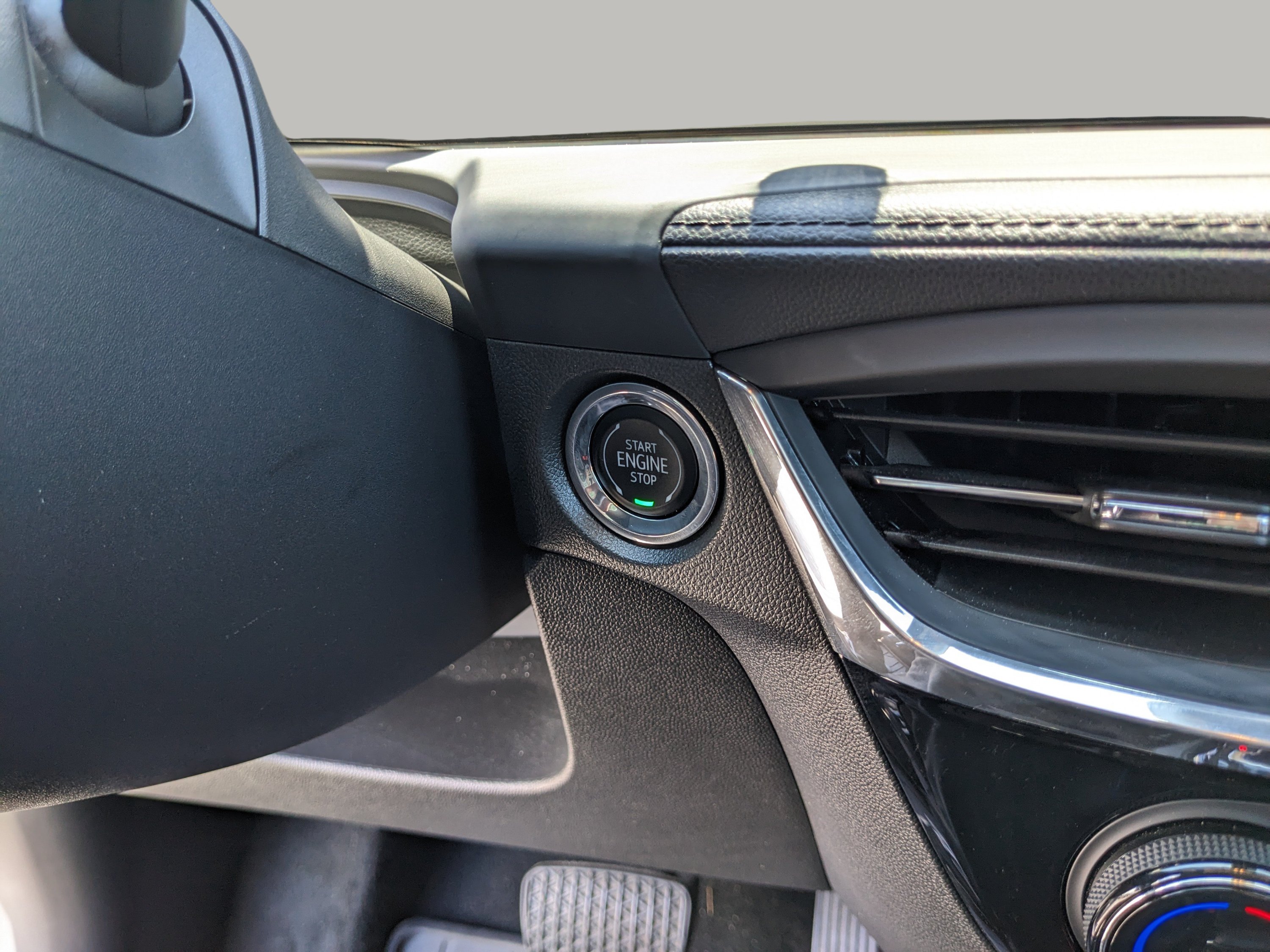 Used 2025 Buick Encore GX Sport Touring w/ Comfort Package FWD image 28