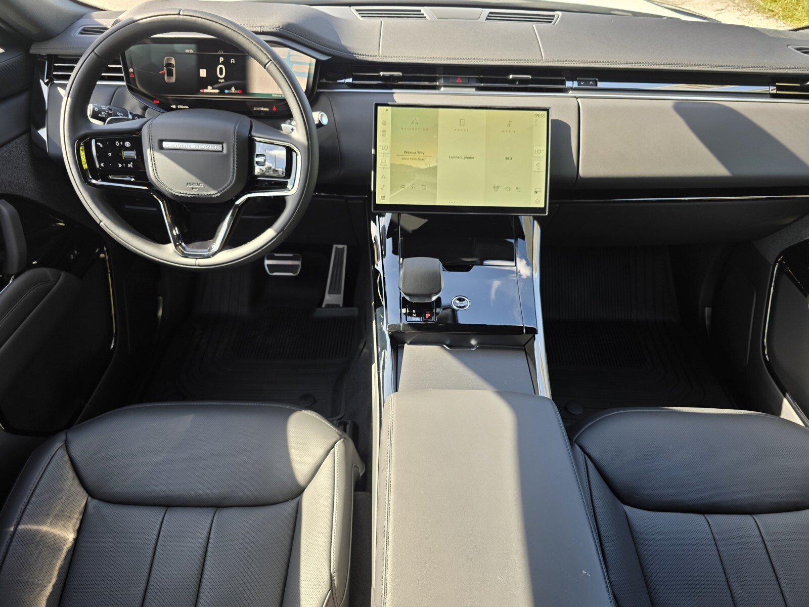 New 2027 Land Rover Range Rover Sport Dynamic SE AWD/4WD image 4