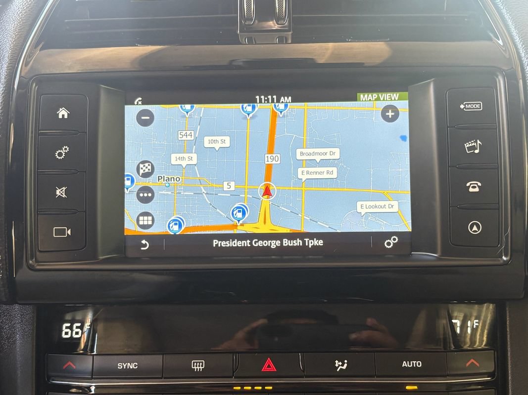 Used 2018 Jaguar F-PACE Premium AWD/4WD image 15