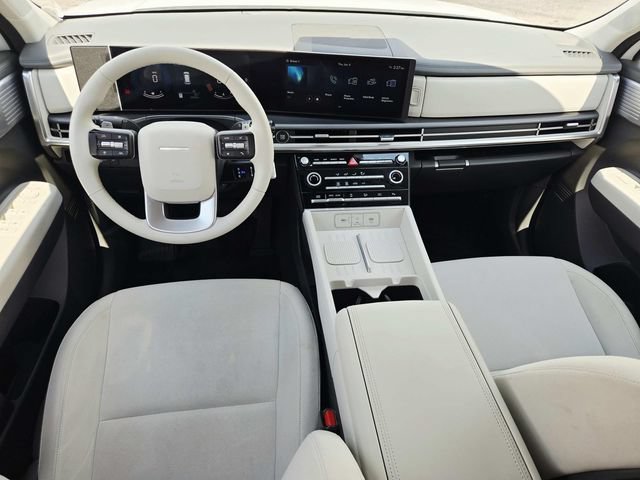 Used 2025 Hyundai Santa Fe SE FWD image 6