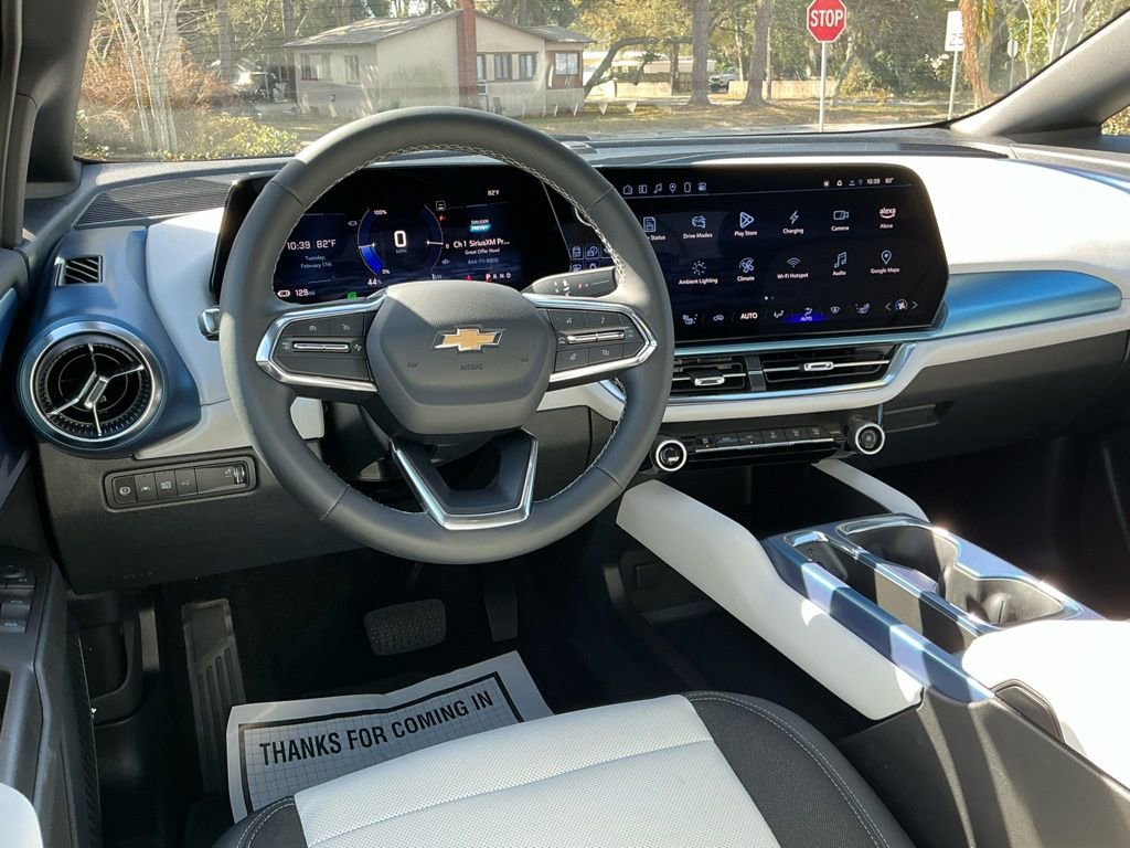 Used 2025 Chevrolet Equinox EV LT image 31