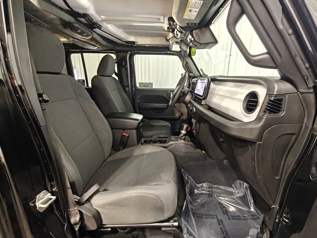 Used 2024 Jeep Wrangler Unlimited image 23