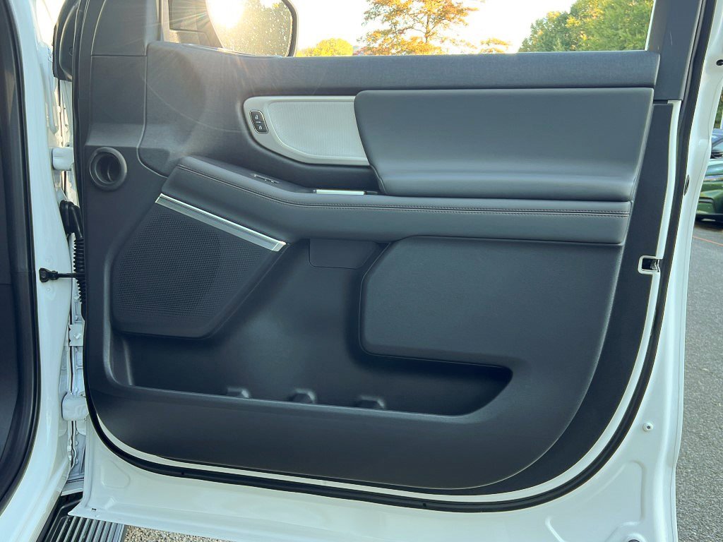 New 2025 Ford Expedition Max Active image 7