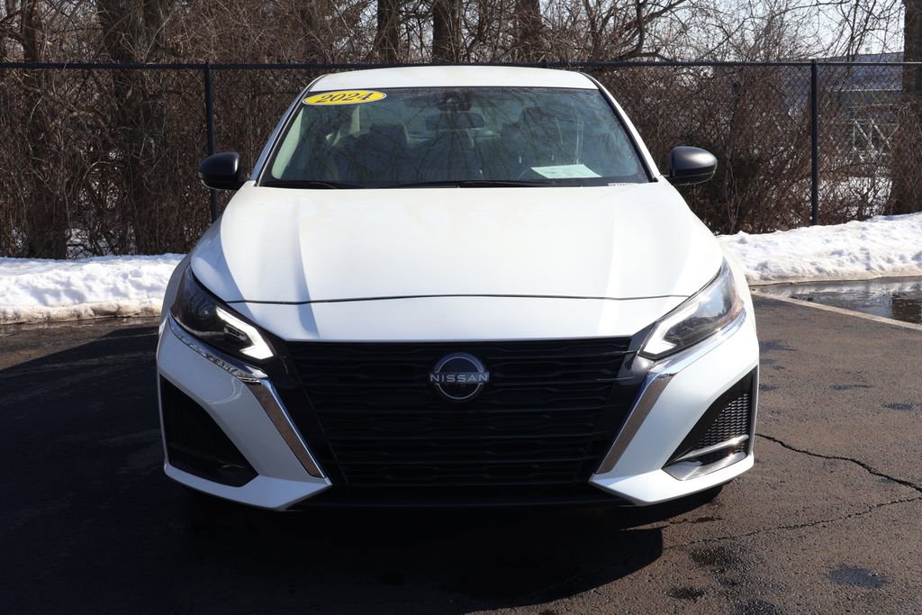 Used 2024 Nissan Altima 2.5 SV image 2