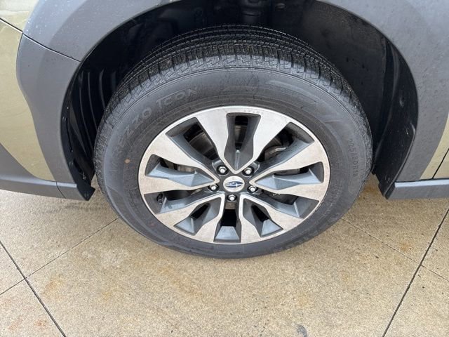 Used 2023 Subaru Outback Limited image 12