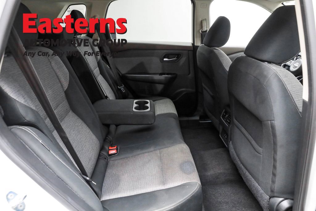 Used 2022 Nissan Rogue SV image 22