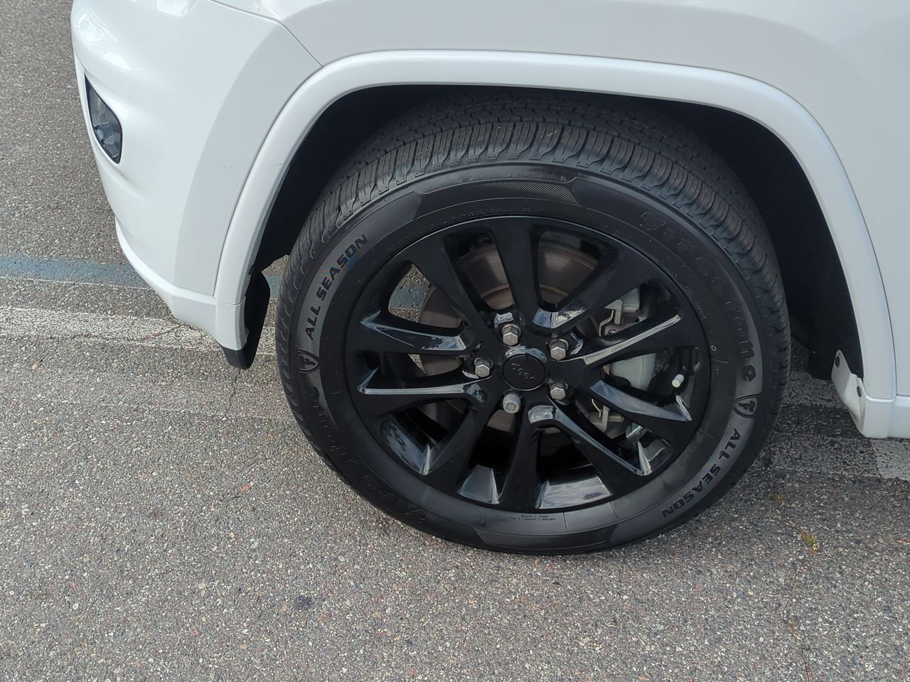 Used 2021 Jeep Grand Cherokee Laredo X AWD/4WD image 32