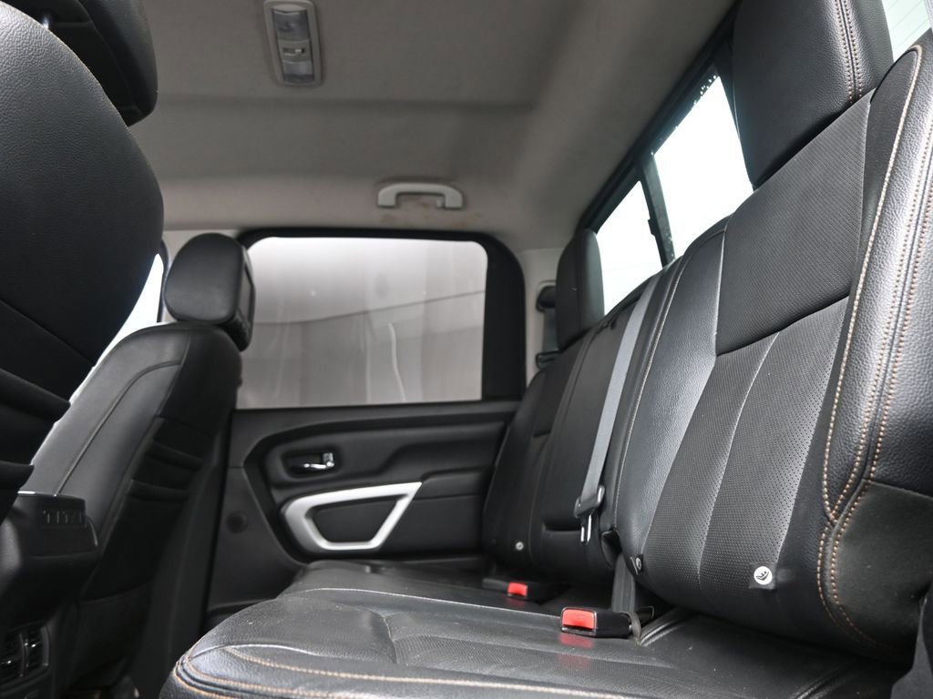 Used 2017 Nissan Titan SL RWD image 14