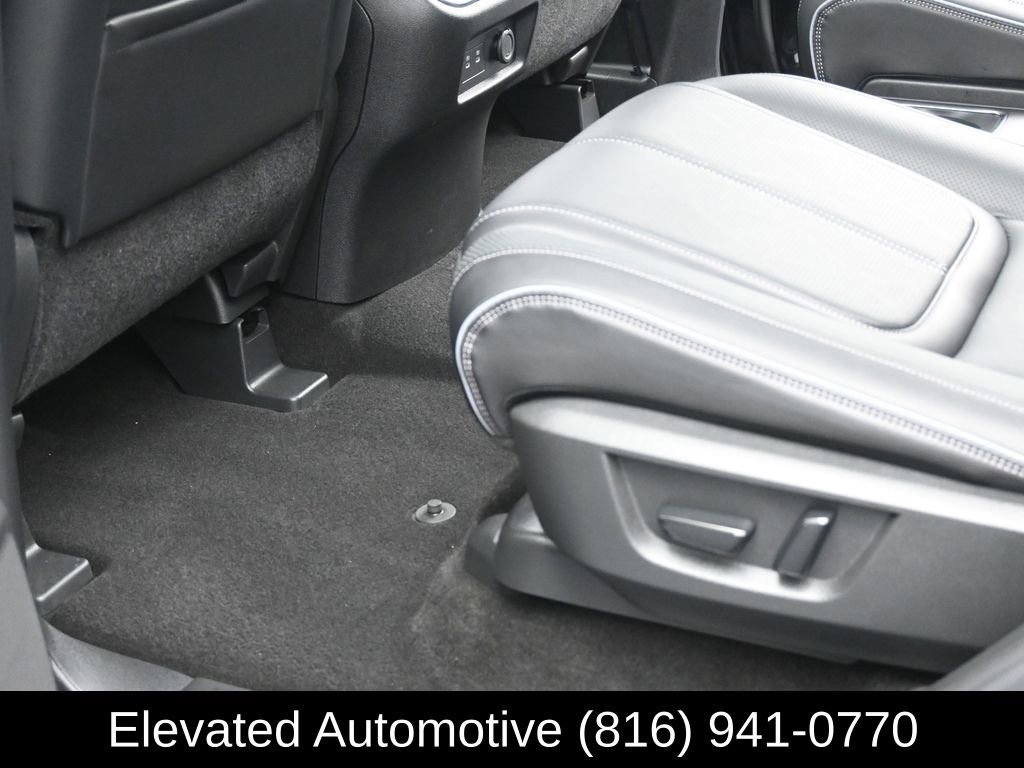 Used 2025 INFINITI QX80 Sensory image 17