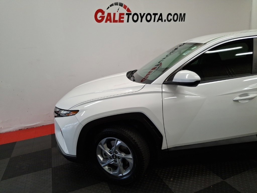 Used 2023 Hyundai Tucson SE image 4