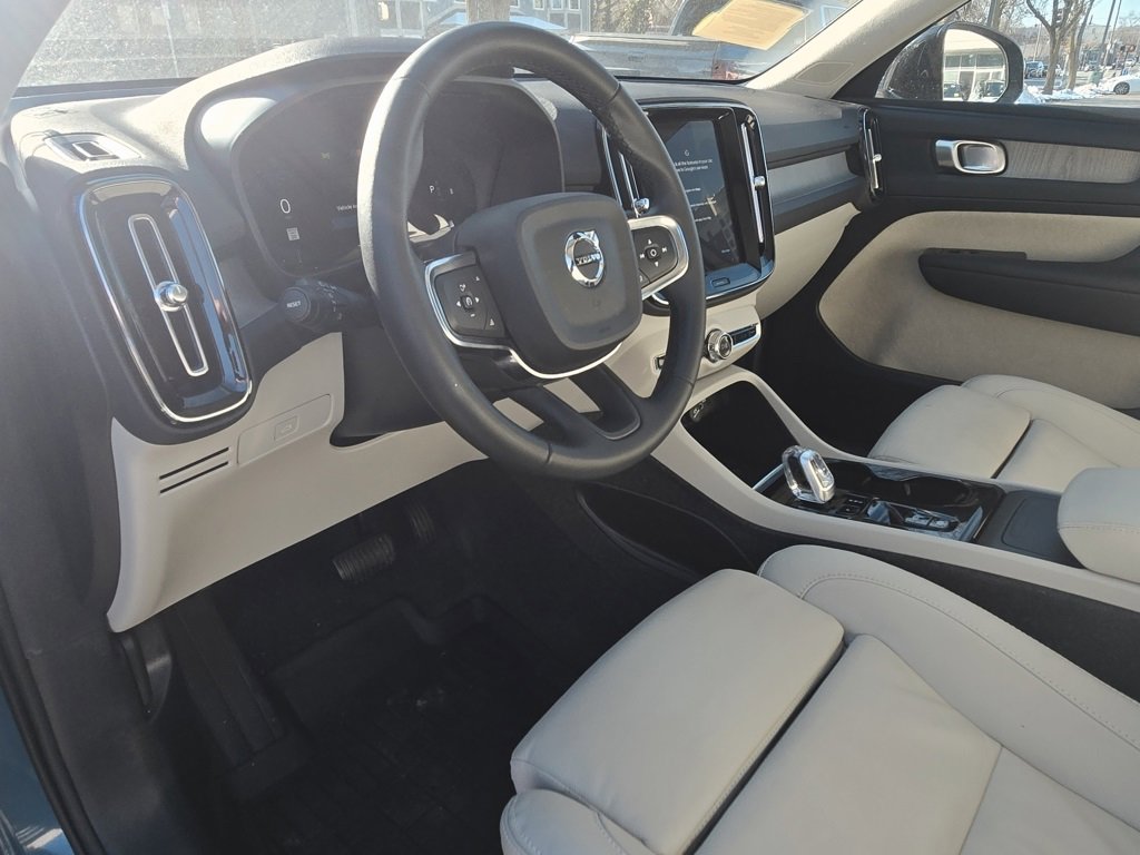 Certified 2023 Volvo XC40 B5 Plus w/ Driver Assist Package image 19