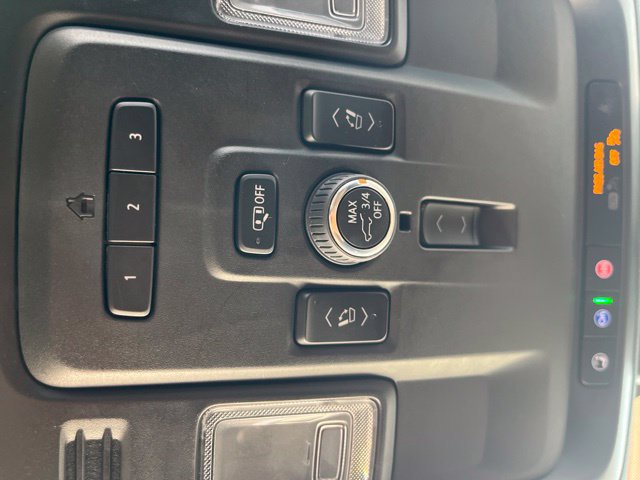 Used 2023 Chevrolet Suburban Premier AWD/4WD image 18