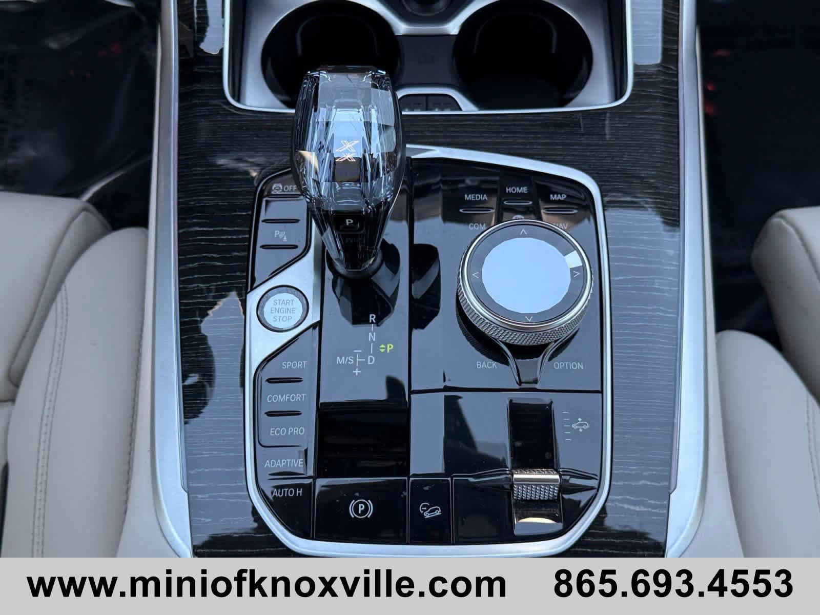 Used 2022 BMW X7 xDrive40i w/ M Sport Package AWD/4WD image 28
