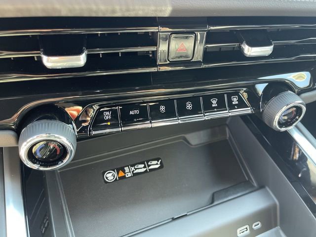 New 2026 Chevrolet Tahoe LT w/ Comfort Package AWD/4WD image 19