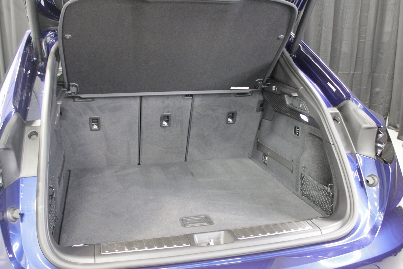 Certified 2024 Porsche Macan 4 Electric image 17