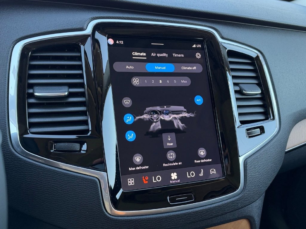Certified 2024 Volvo XC90 B5 Plus AWD/4WD image 18