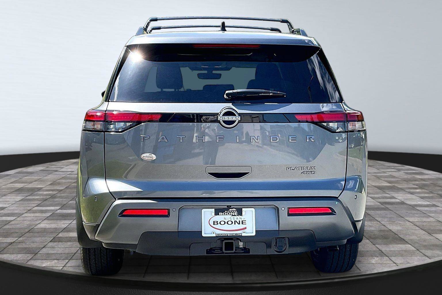 New 2026 Nissan Pathfinder Platinum w/ Accent Package AWD/4WD image 4