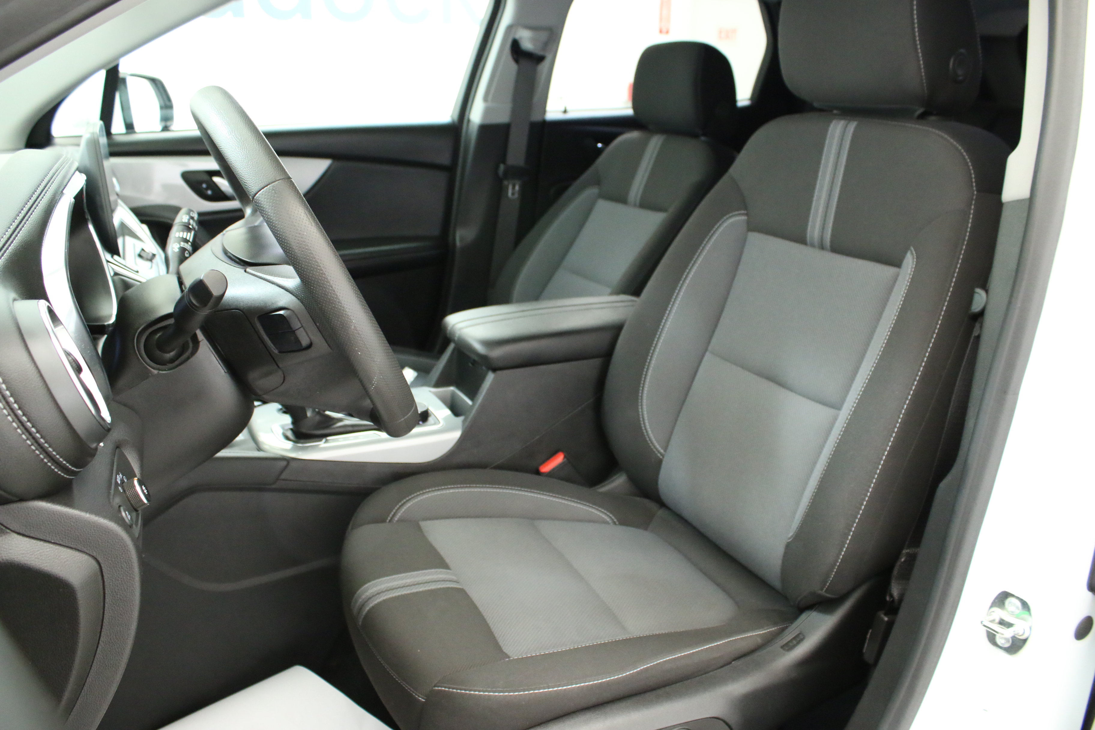 Used 2024 Chevrolet Blazer LT w/ Convenience Package AWD/4WD image 17