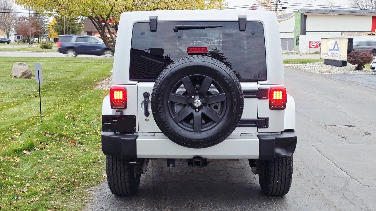 Used 2011 Jeep Wrangler Unlimited 70th Anniversary w/ Connectivity Group image 5