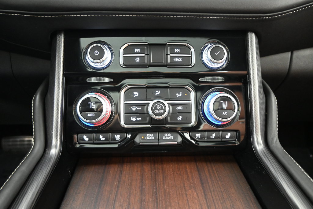 Used 2024 GMC Yukon Denali Ultimate AWD/4WD image 31