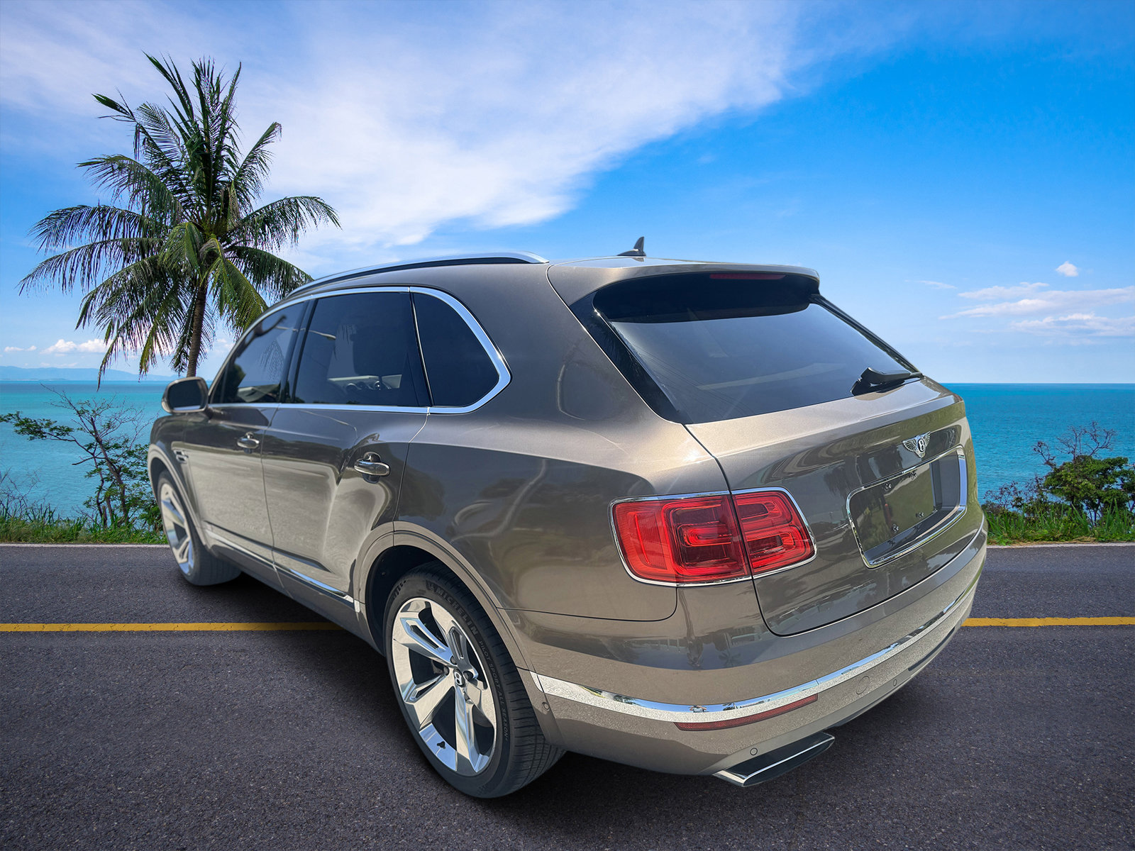 Used 2018 Bentley Bentayga image 33