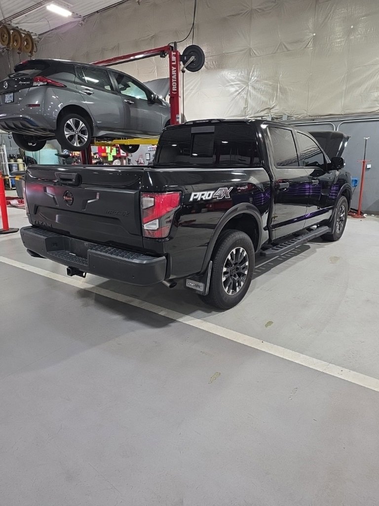 Used 2021 Nissan Titan PRO-4X w/ Pro-4x Convenience Package image 3
