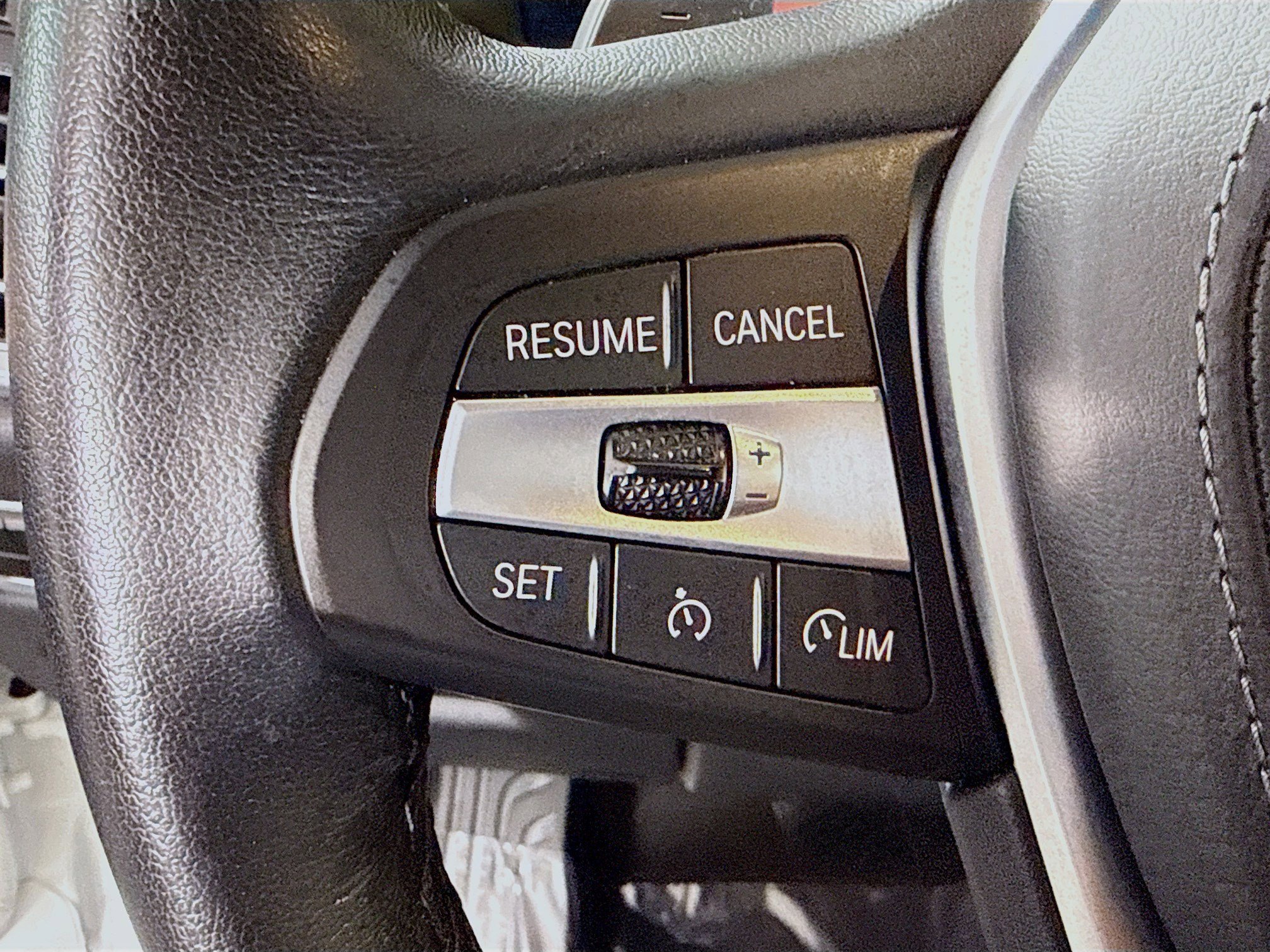 Used 2023 BMW X5 sDrive40i w/ Parking Assistance Package RWD image 14