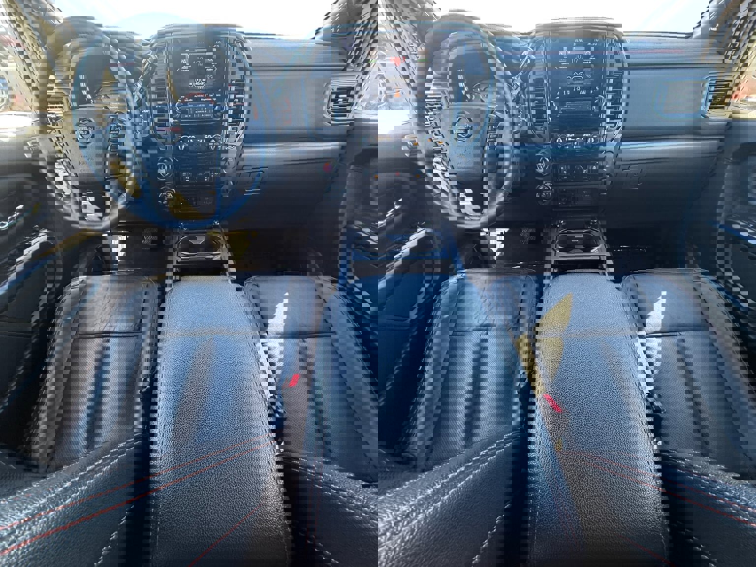 Used 2022 Nissan Titan PRO-4X w/ Pro-4x Convenience Package image 12