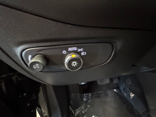 Used 2018 Chevrolet Equinox LS image 22