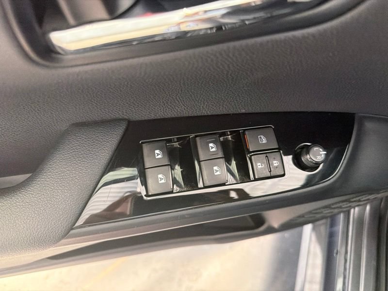 Used 2017 Toyota Prius Two w/ Prius Two Safety Plus Package FWD image 14