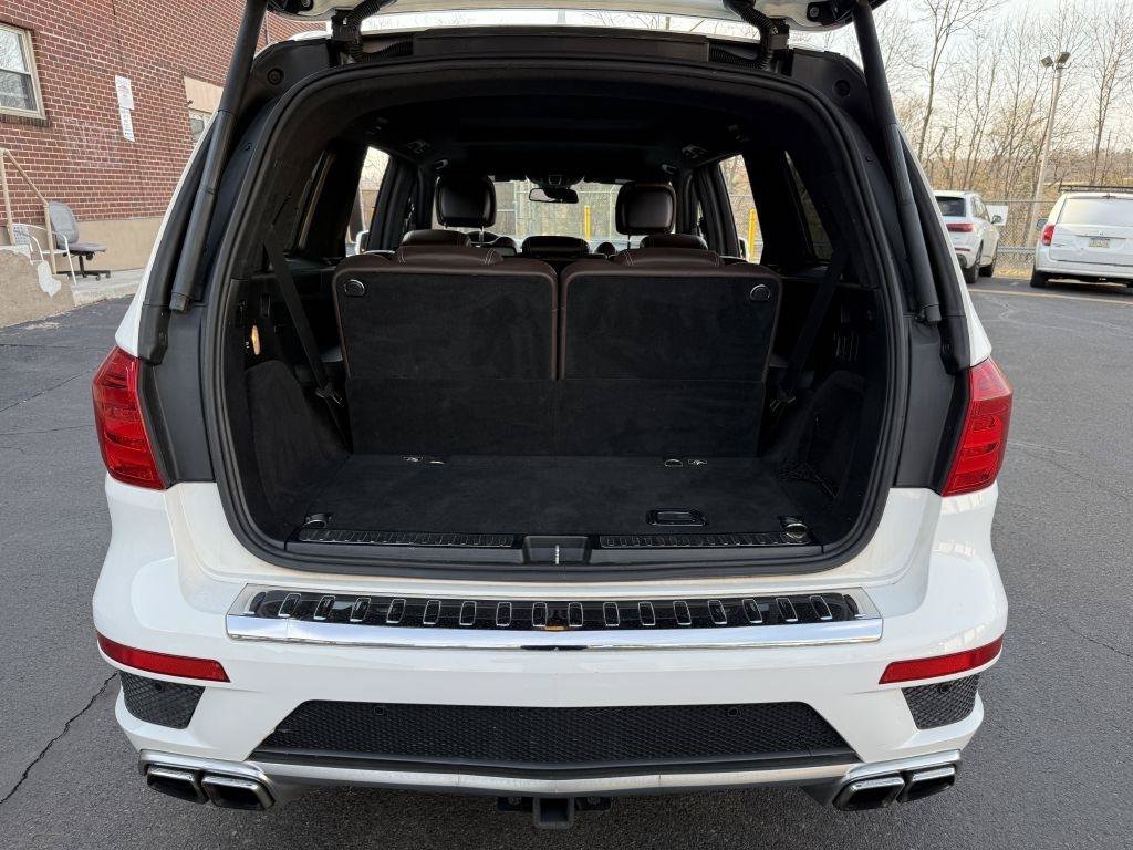Used 2015 Mercedes-Benz GL 63 AMG 4MATIC image 26