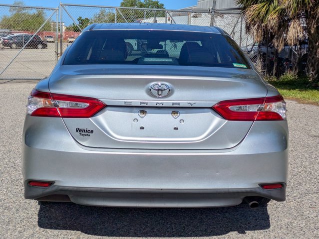 Used 2018 Toyota Camry LE image 6
