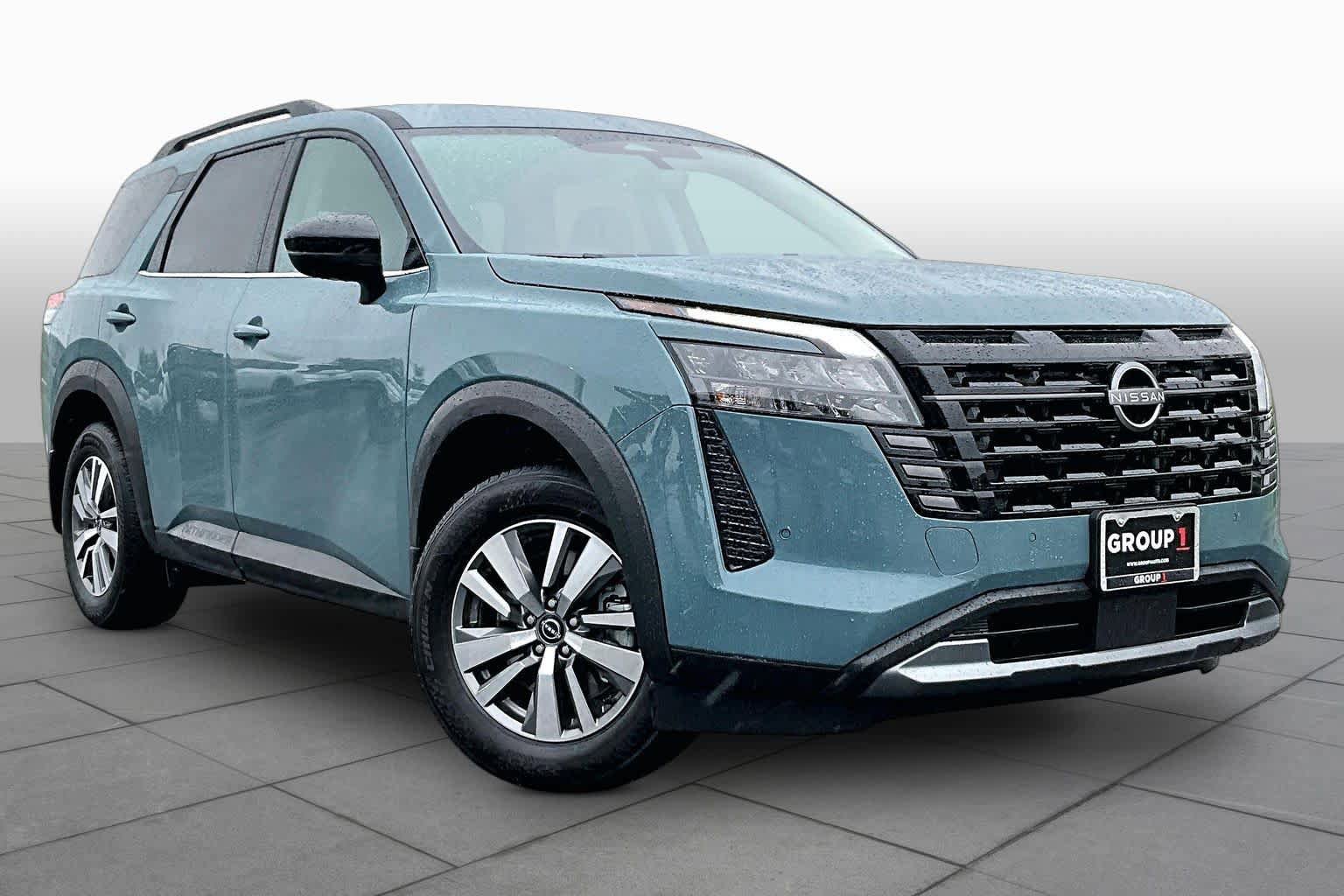 New 2026 Nissan Pathfinder SL FWD image 2