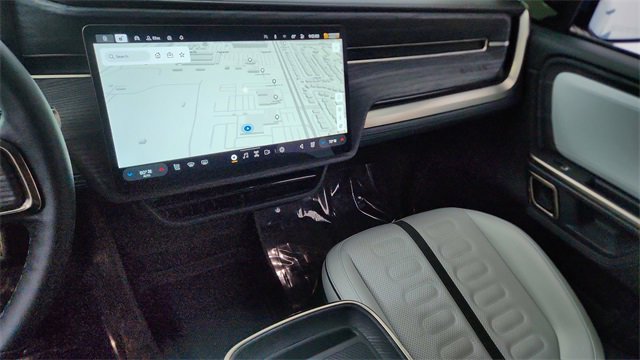 Used 2024 Rivian R1S Launch Edition image 48