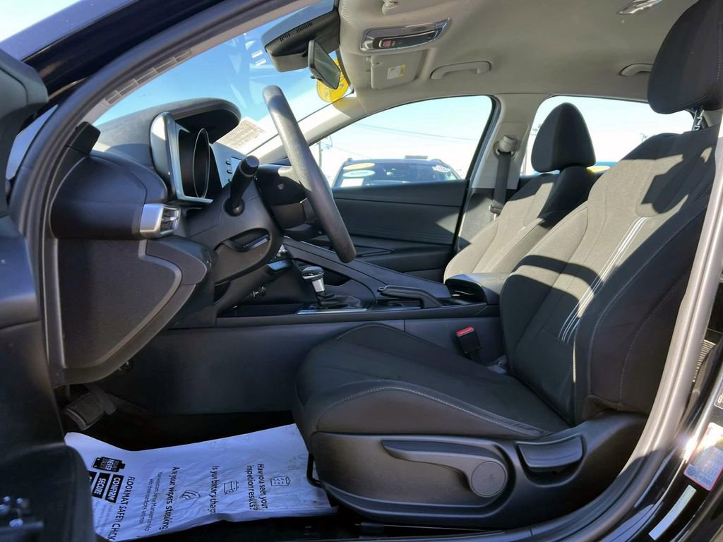 Certified 2022 Hyundai Elantra SEL image 9