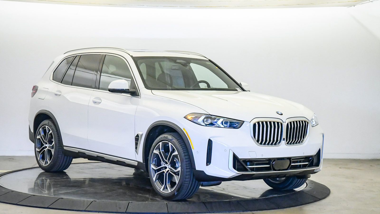 New 2026 BMW X5 sDrive40i w/ Premium Package RWD image 6