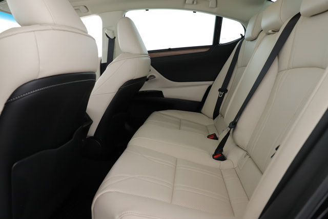 Used 2025 Lexus ES 350 w/ Ultra Luxury Package FWD image 29
