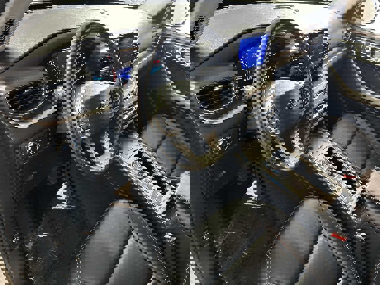 Used 2022 Ford Explorer XLT w/ Equipment Group 202A image 12