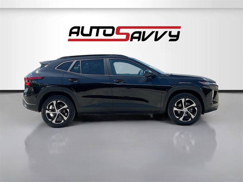Used 2025 Chevrolet Trax RS w/ Driver Confidence Package image 8
