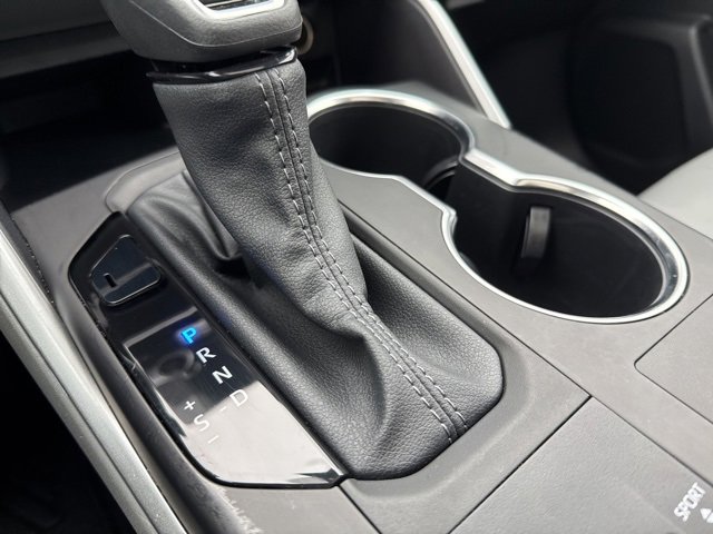 Used 2025 Toyota Highlander XLE image 31