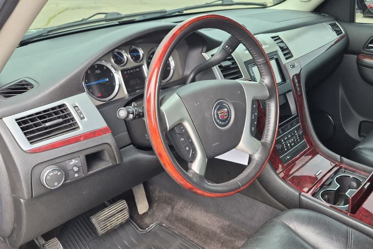 Used 2010 Cadillac Escalade Luxury AWD/4WD video 2