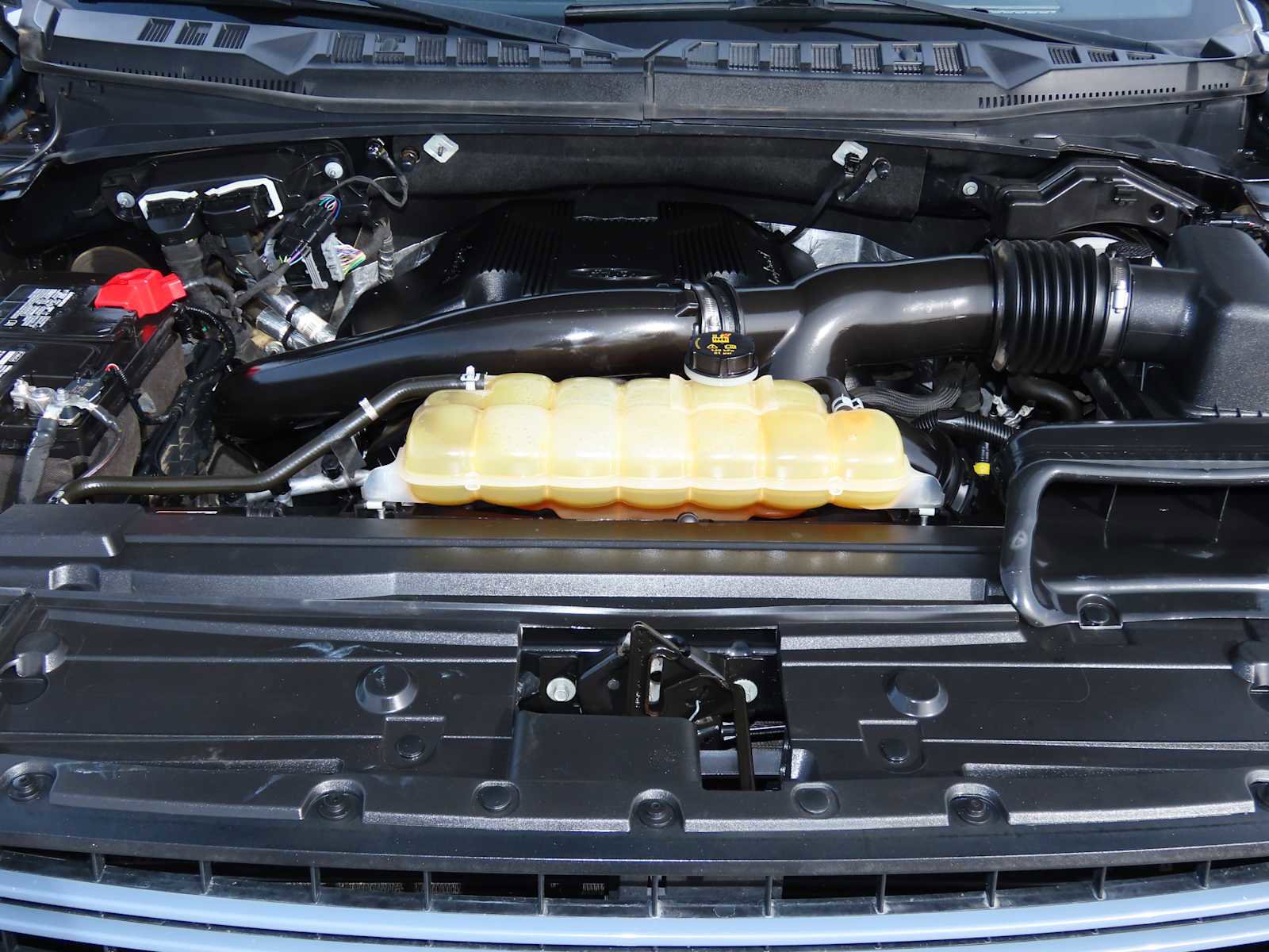 Certified 2019 Ford F150 Lariat image 15