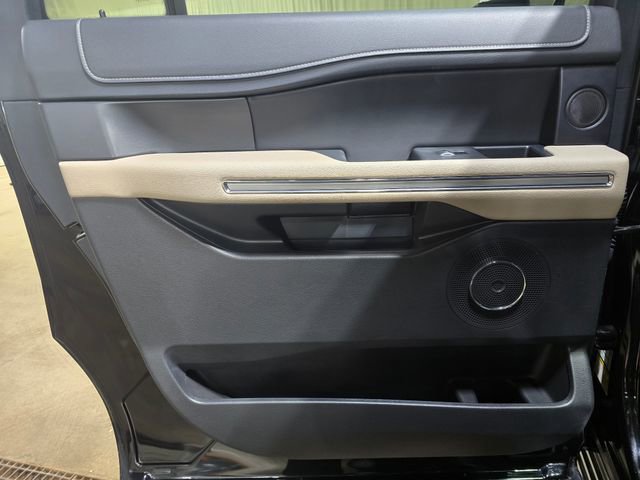 Used 2024 Ford Expedition Max Limited AWD/4WD image 18